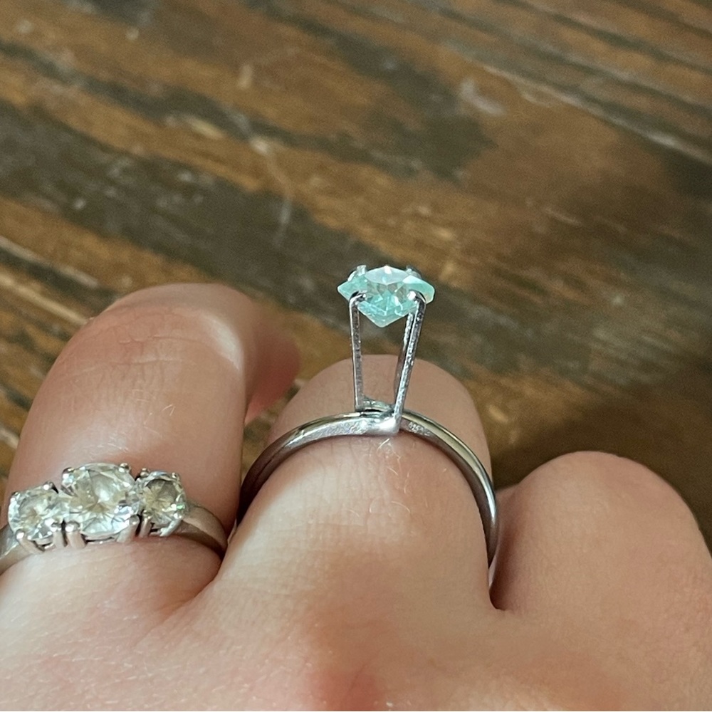 1.05 ctw Natural Diamond • Light Blueish-Green / Princess Cut • RETAIL $2,947USD - Picture 4 of 13